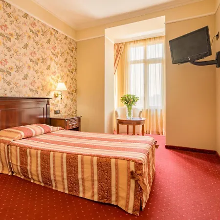 מלון Boutique Splendid 3*