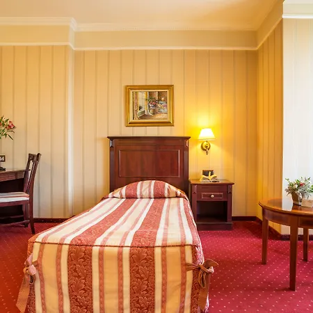 Boutique Splendid 3* וארנה